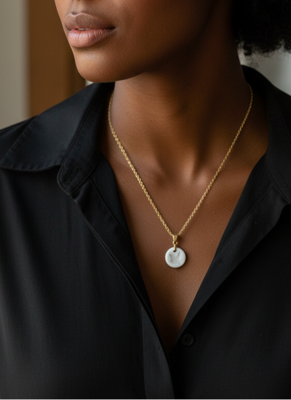 Médaillon Colombe en Porcelaine