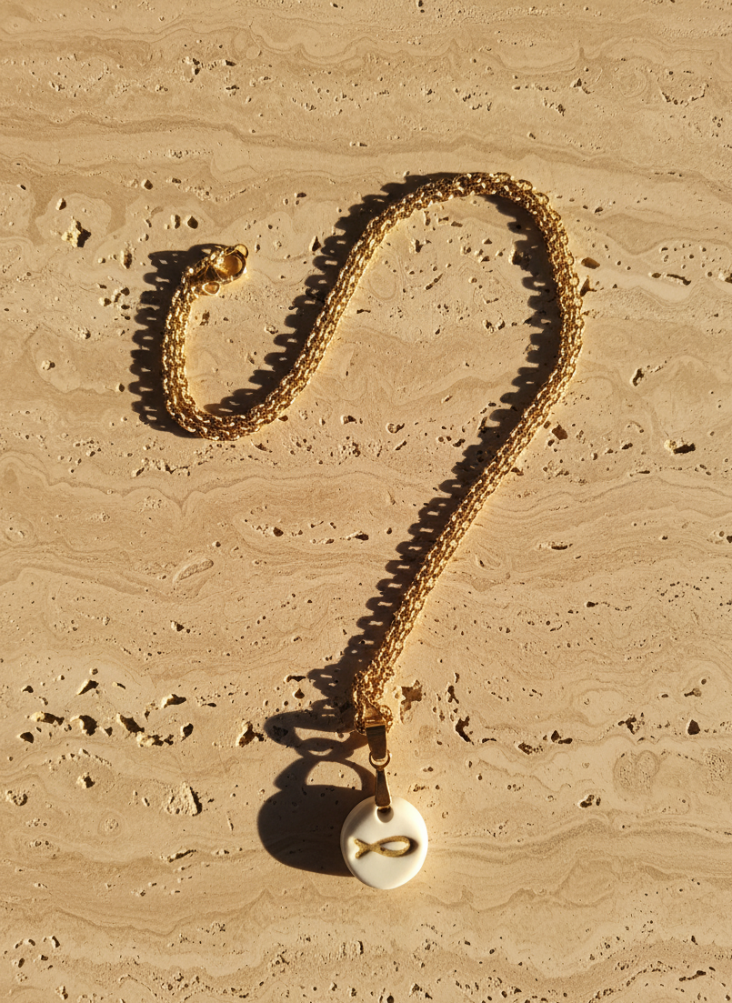 Médaillon Ichtus en Porcelaine et Or