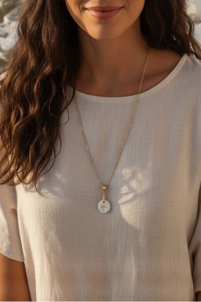 Médaillon Croix en Porcelaine et Or